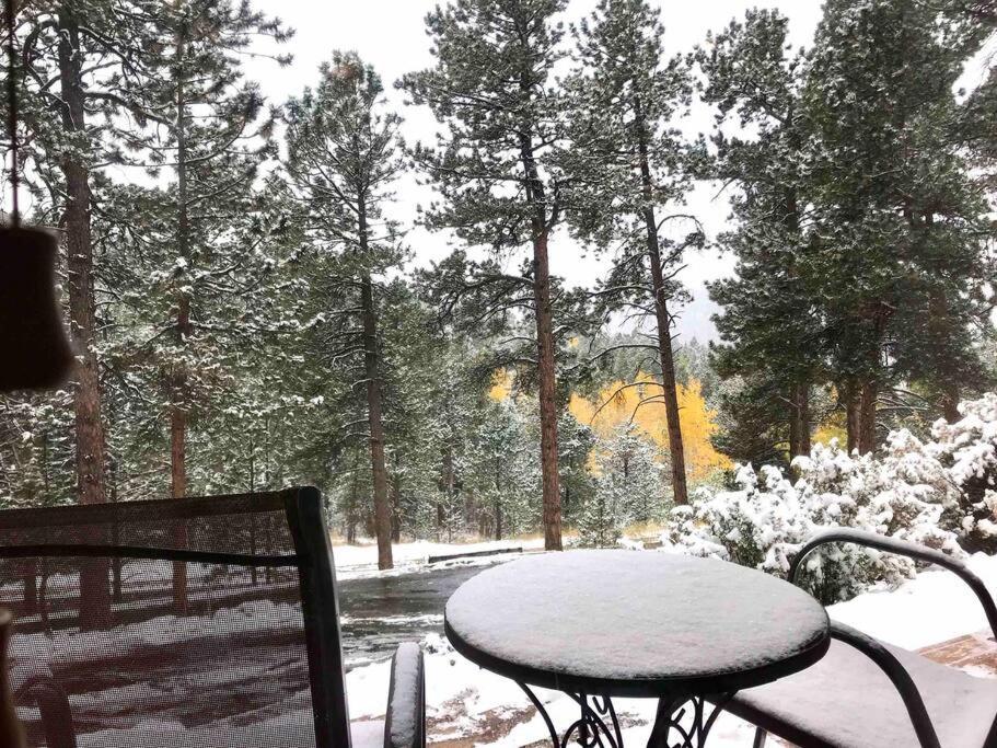 Private Hot Tub Overlooking Pikes Peak Вудленд Парк Экстерьер фото